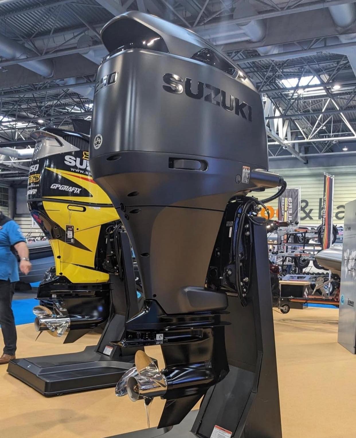 Suzuki 250hp Outboard Motor · DF250AUN Stealth