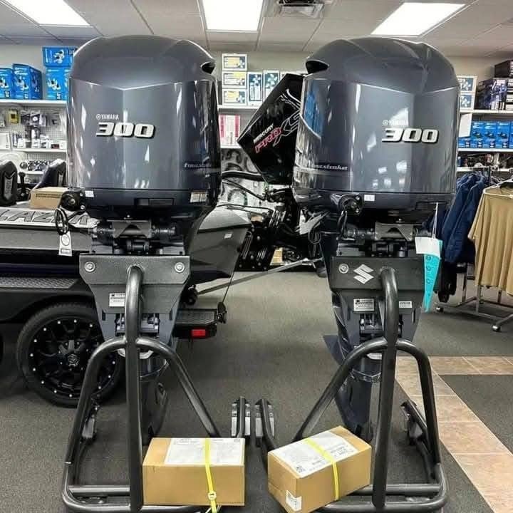 Twin Yamaha F300XCA Outboard Motor