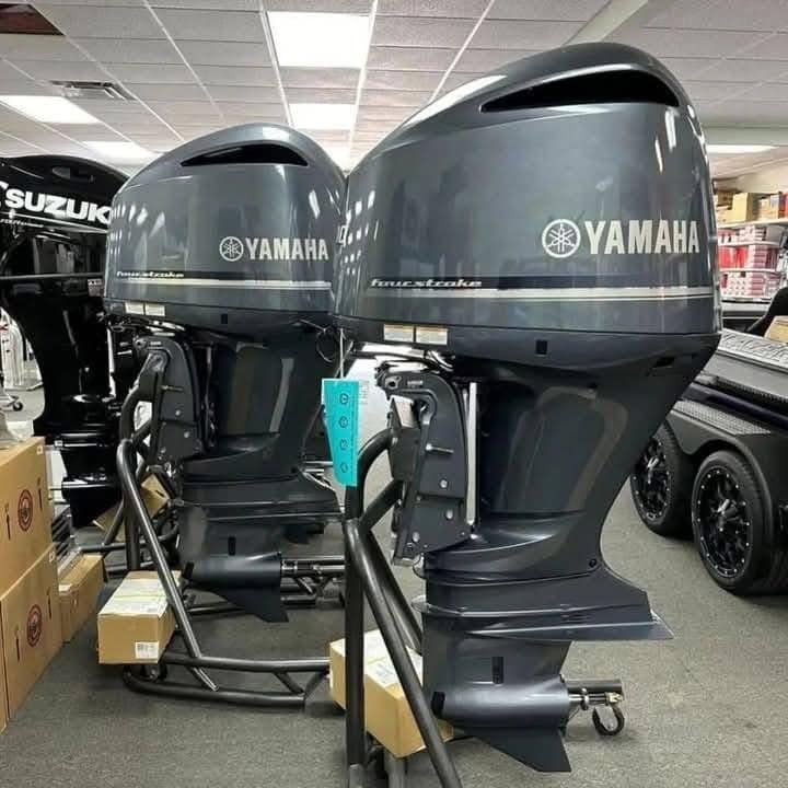 Twin Yamaha F300XCA Outboard Motor